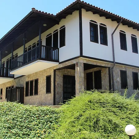 Гостевой дом Къщи за гости Кедър 2*