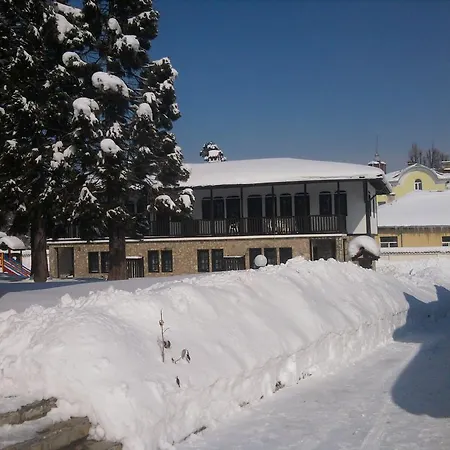 Къщи за гости Кедър 2* Долна-Баня