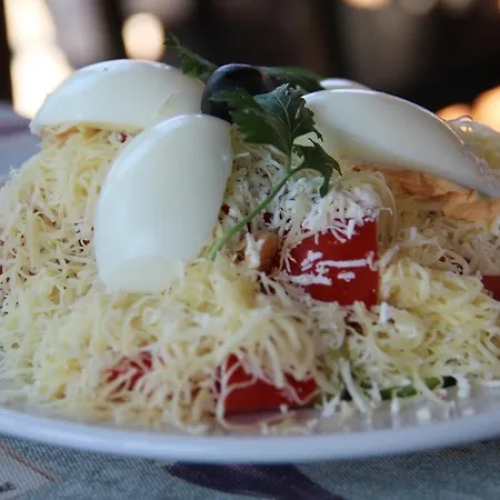 Къщи за гости Кедър Долна-Баня