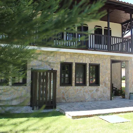 Гостевой дом Къщи за гости Кедър